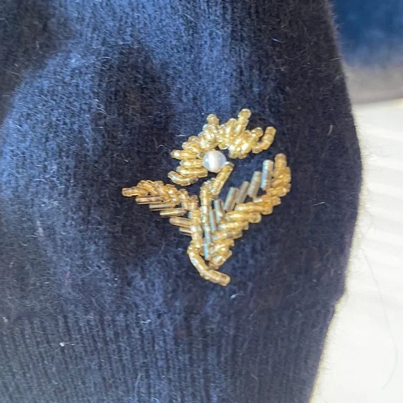 Vintage 50’s Beaded Black and Gold Sweater - Picture 4 of 6